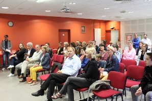 Mme Gufflet (inspectrice en maths), M Habouzit (principal) et les membres du Rotary.jpg